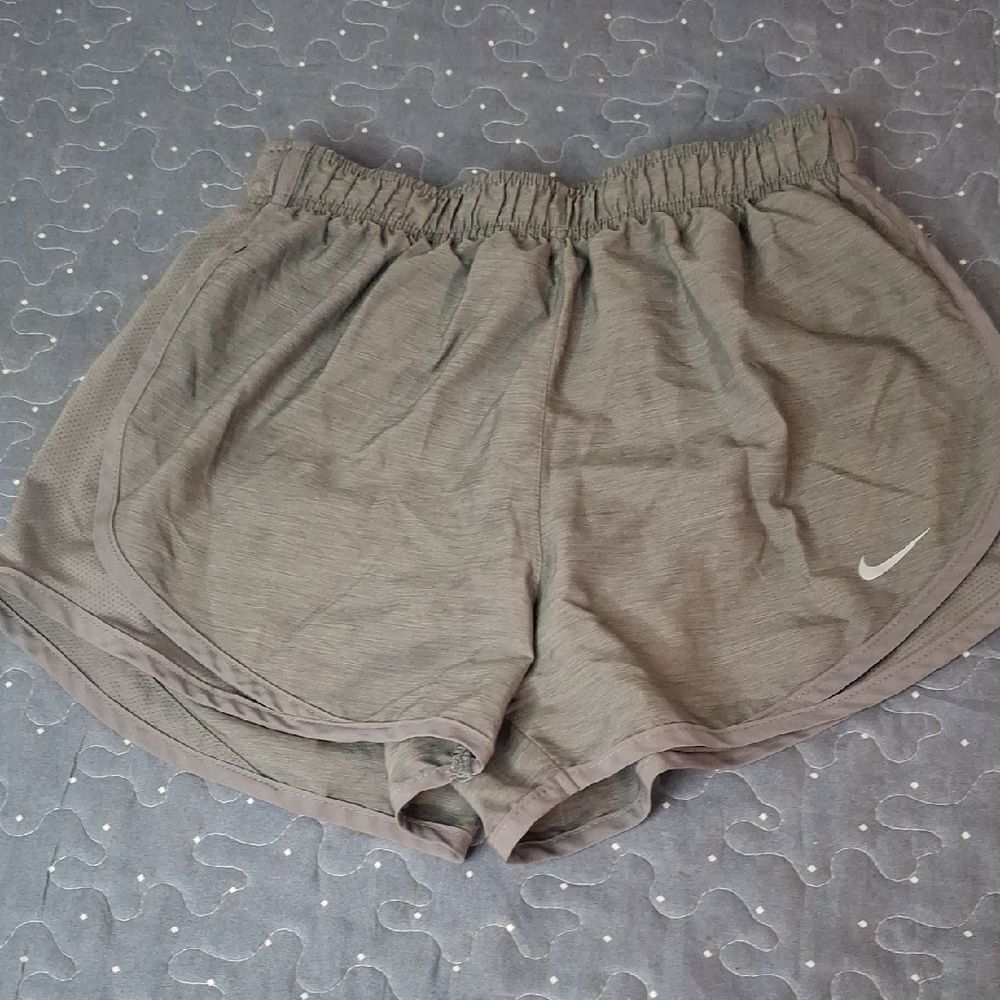 Nike Women's Gray Athletic Shorts size small